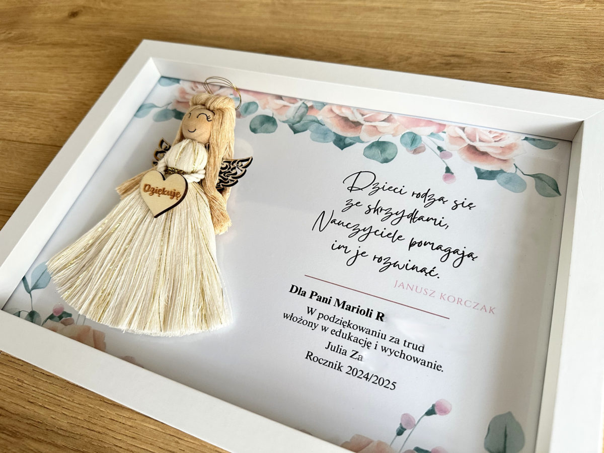 Ramka z dedykacją z aniołkiem prezent dla nauczyciela podziękowanie zakończenie roku dzień edukacji narodowej prezenty ręcznie robione anioł makrama