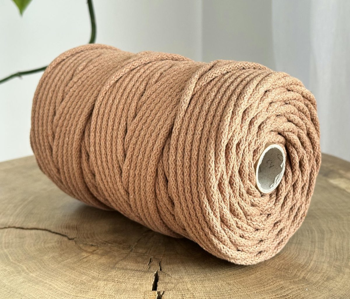 Sznurek do szycia na maszynie karmelowy 6 mm 100 metrów beżowy brąz cynamon