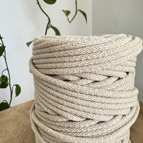 Sznurek do szycia na maszynie do szycia toreb dywanów osłonek jasny beż 100 m 6 mm z rdzeniem