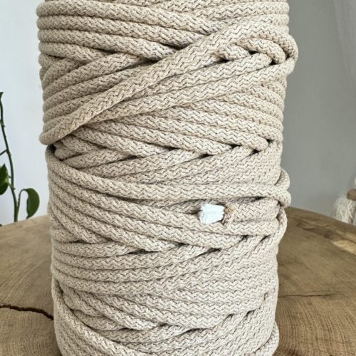 Sznurek do szycia na maszynie do szycia toreb dywanów osłonek jasny beż 100 m 6 mm z rdzeniem