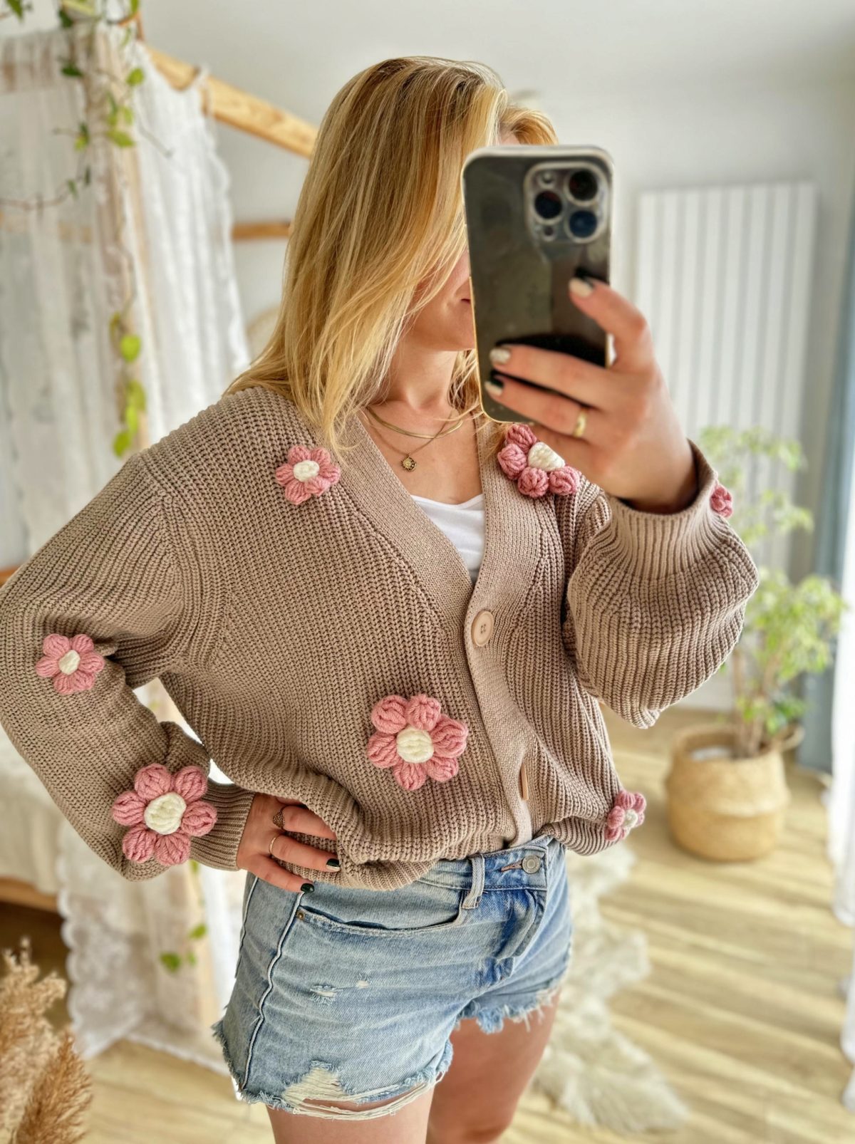 Beżowy sweter z różowymi kwiatami 3d na szydełku z włóczki bawełniany modny kardigan jesienny sweter oversize ciepły