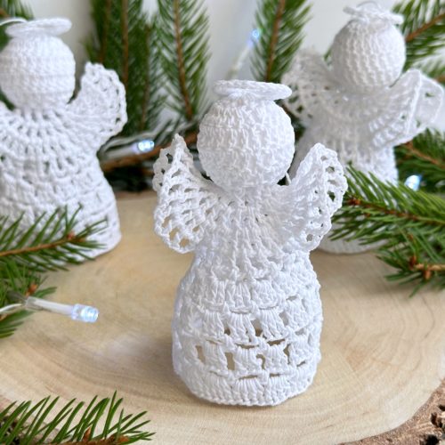 Aniołki na szydełku na choinkę małe delikatne aniołki z kordonka lekie ażurowe urocze ręcznie robione rękodzieło polskie białe aniołki, aniołek na szydełku na choinkę ozdoby na choinke białe