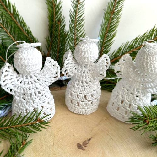 Aniołki na szydełku na choinkę małe delikatne aniołki z kordonka lekie ażurowe urocze ręcznie robione rękodzieło polskie białe aniołki, aniołek na szydełku na choinkę ozdoby na choinke białe