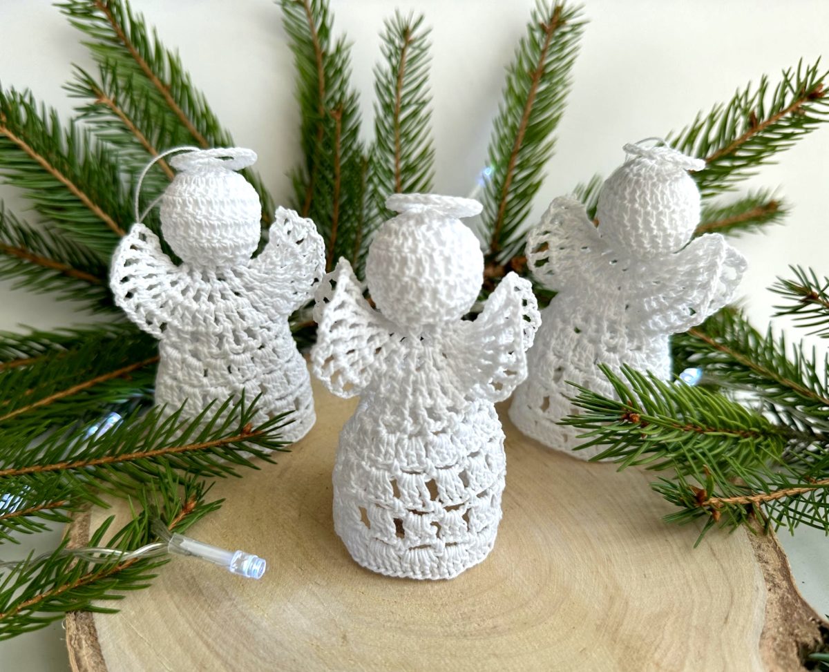 Aniołki na szydełku na choinkę małe delikatne aniołki z kordonka lekie ażurowe urocze ręcznie robione rękodzieło polskie białe aniołki, aniołek na szydełku na choinkę ozdoby na choinke białe