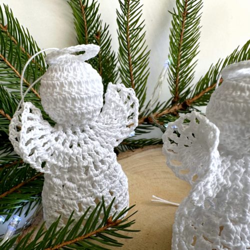 Aniołki na szydełku na choinkę małe delikatne aniołki z kordonka lekie ażurowe urocze ręcznie robione rękodzieło polskie białe aniołki, aniołek na szydełku na choinkę ozdoby na choinke białe