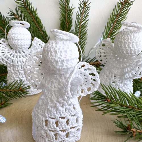 Aniołki na szydełku na choinkę małe delikatne aniołki z kordonka lekie ażurowe urocze ręcznie robione rękodzieło polskie białe aniołki, aniołek na szydełku na choinkę ozdoby na choinke białe