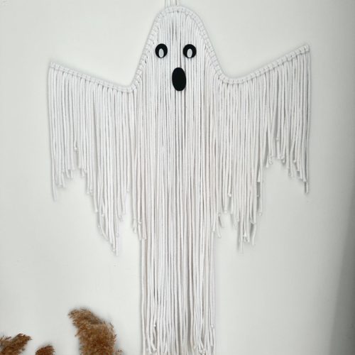 Duszek makrama dekoracja na halloween ze sznurka biały ręcznie robiony
