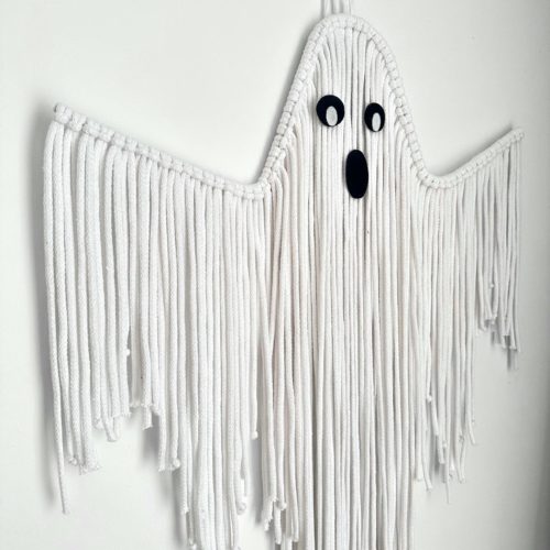 Duszek makrama dekoracja na halloween ze sznurka biały ręcznie robiony