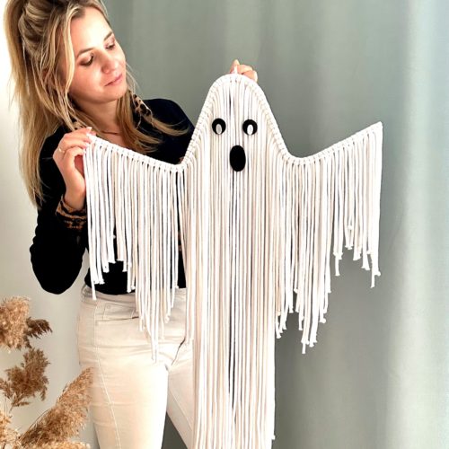 Duszek makrama dekoracja na halloween ze sznurka biały ręcznie robiony