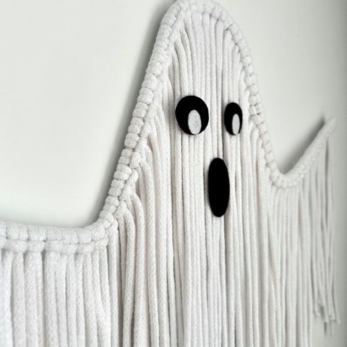 Duszek makrama dekoracja na halloween ze sznurka biały ręcznie robiony