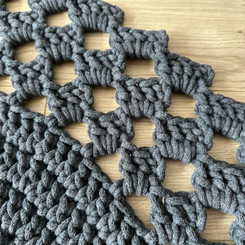 Dywanik na szydełku grafitowy ze sznurka ręcznie robiony bawełniany okrągły do salonu sypialni ażurowy w stylu boho skandynawskim