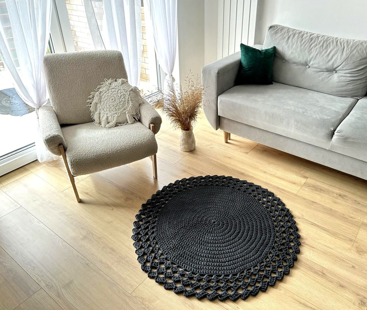 Dywanik na szydełku grafitowy ze sznurka ręcznie robiony bawełniany okrągły do salonu sypialni ażurowy w stylu boho skandynawskim