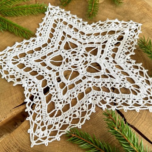 Gwiazda na szydełku serwetka świąteczna na boze narodzenie świateczne rękodzieło boże narodzenie dekoracje na szydełku ozdoby serweta gwiazda biała