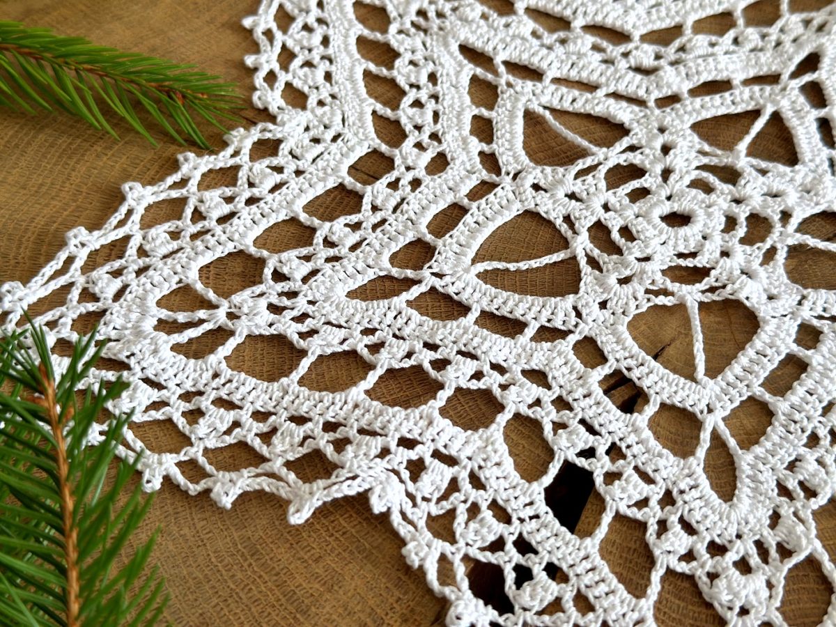 Gwiazda na szydełku serwetka świąteczna na boze narodzenie świateczne rękodzieło boże narodzenie dekoracje na szydełku ozdoby serweta gwiazda biała