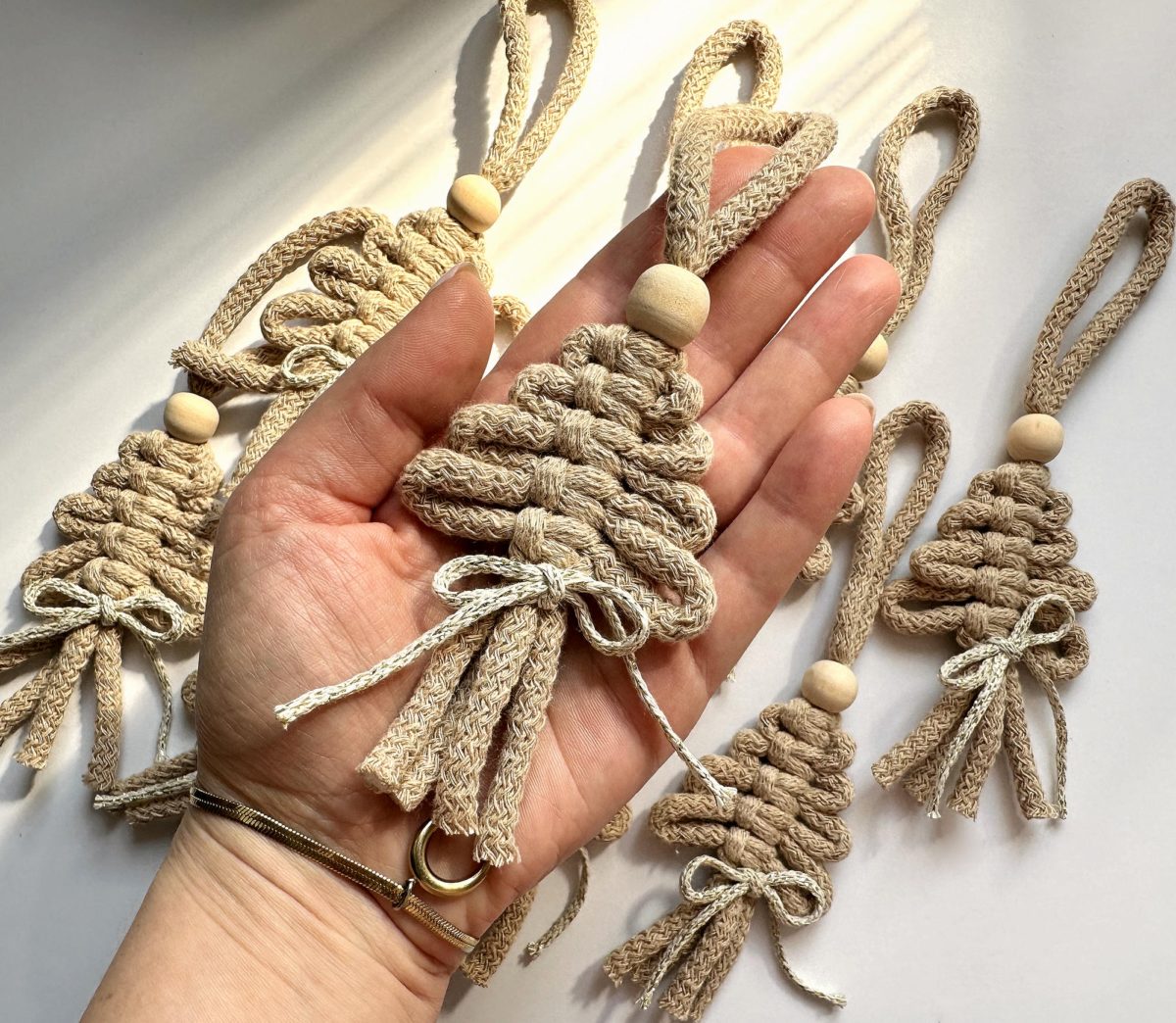 Choineczka makrama karmelowy beż ręcznie robione choinki makrama zawieszki