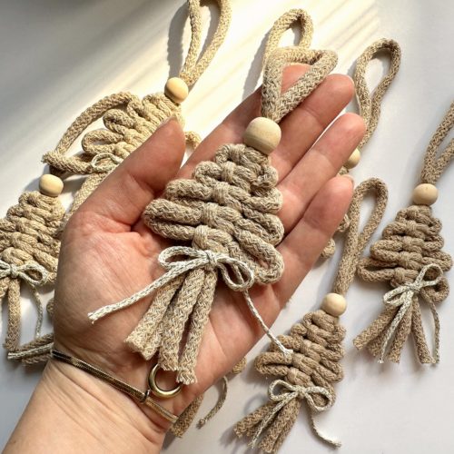 Choineczka makrama karmelowy beż ręcznie robione choinki makrama zawieszki