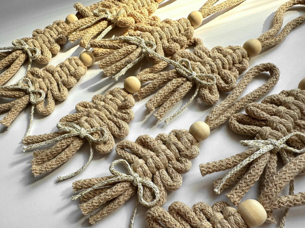 Choineczka makrama karmelowy beż ręcznie robione choinki makrama zawieszki