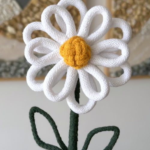 Kwiatek-w-doniczce-rekodzielo-sztuczny-recznie-robiony-na-szydelku (4) Kwiatek w doniczce rękodzieło na prezent kwiatek sztuczny ręcznie robiony na prezent, prezent dla nauczyciela prezent dla kobiety prezent dla mamy