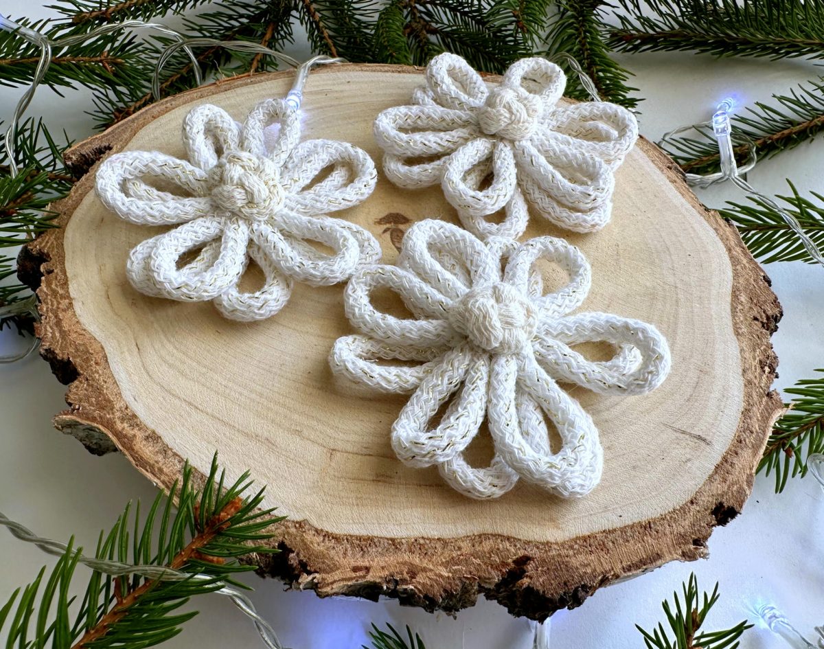 Kwiaty na choinkę białe ozdoby kwiatowe na boże narodzenie dekoracje świąteczne białe ręcznie robione
