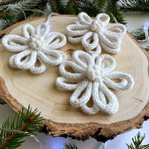 Kwiaty na choinkę białe ozdoby kwiatowe na boże narodzenie dekoracje świąteczne białe ręcznie robione