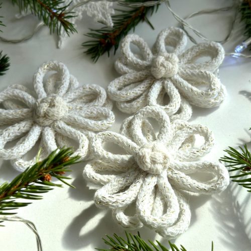 Kwiaty na choinkę białe ozdoby kwiatowe na boże narodzenie dekoracje świąteczne białe ręcznie robione