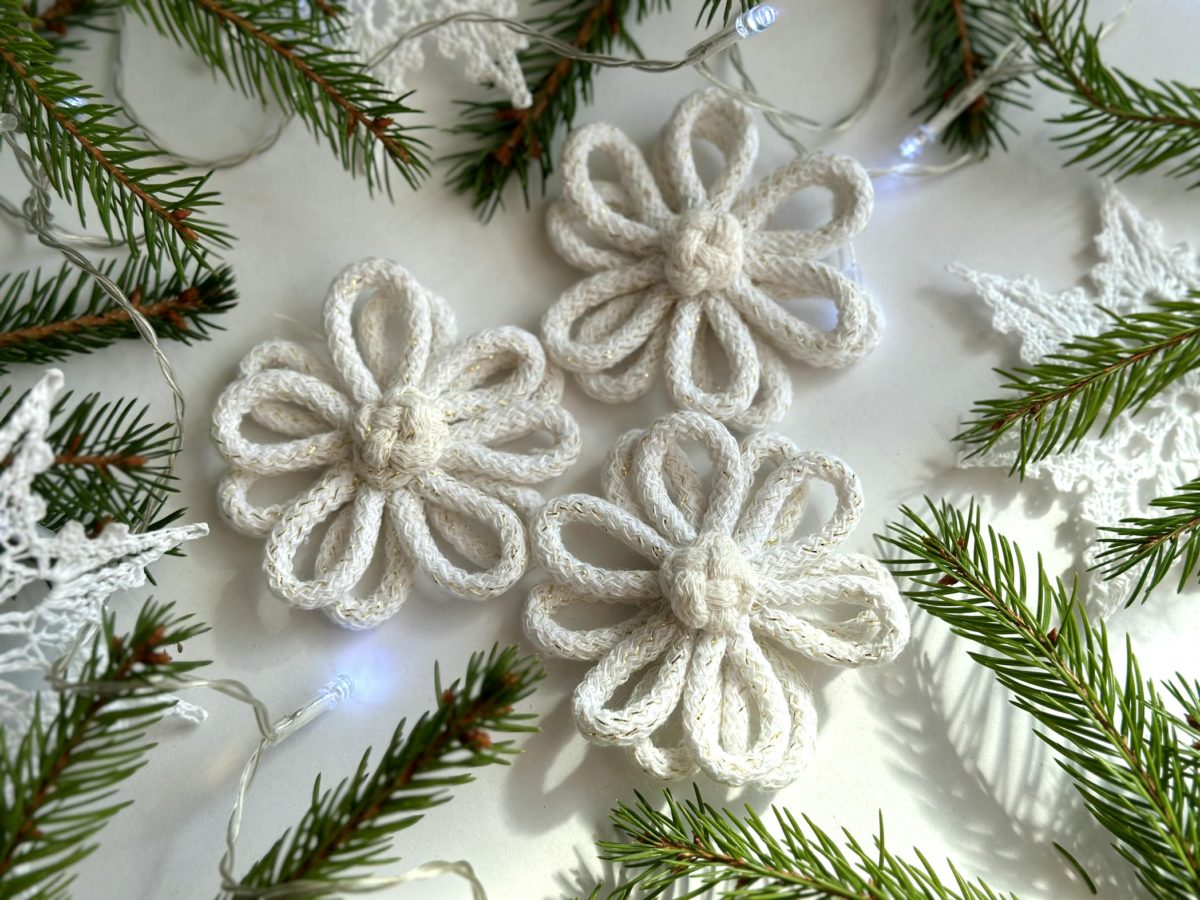 Kwiaty na choinkę białe ozdoby kwiatowe na boże narodzenie dekoracje świąteczne białe ręcznie robione