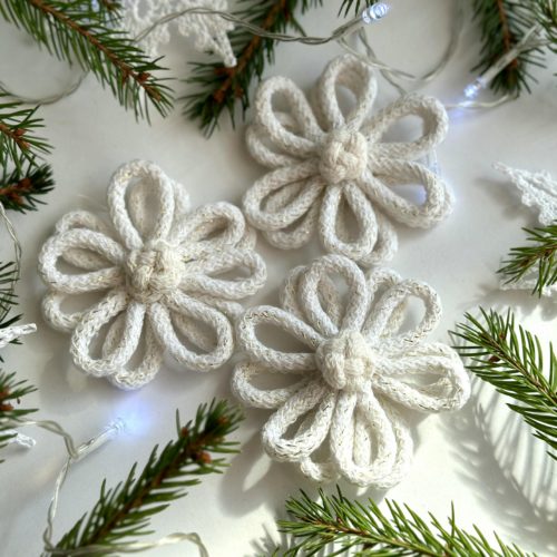 Kwiaty na choinkę białe ozdoby kwiatowe na boże narodzenie dekoracje świąteczne białe ręcznie robione