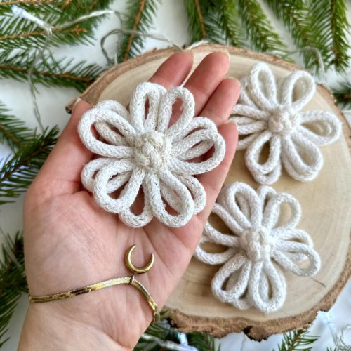 Kwiaty na choinkę białe ozdoby kwiatowe na boże narodzenie dekoracje świąteczne białe ręcznie robione