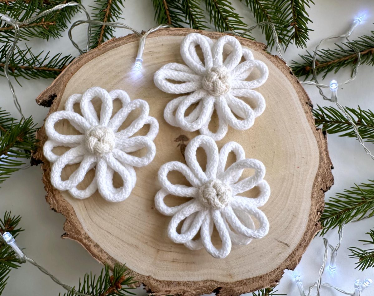 Kwiaty na choinkę białe ozdoby kwiatowe na boże narodzenie dekoracje świąteczne białe ręcznie robione