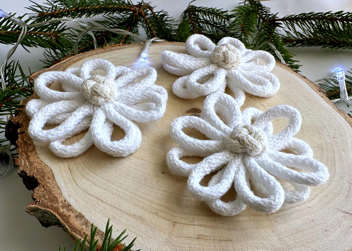 Kwiaty na choinkę białe ozdoby kwiatowe na boże narodzenie dekoracje świąteczne białe ręcznie robione