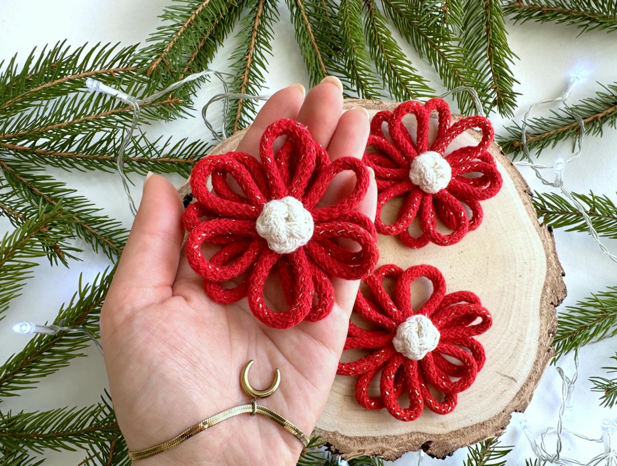 Kwiaty na choinkę czerwone ręcznie robione ze sznurka boho ozdoby na choinkę czerwone ręcznie robione
