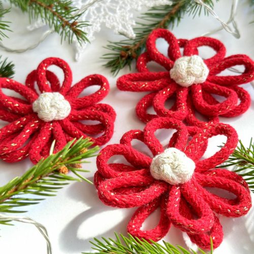 Kwiaty na choinkę czerwone ręcznie robione ze sznurka boho ozdoby na choinkę czerwone ręcznie robione