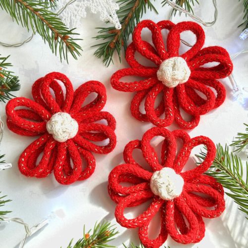 Kwiaty na choinkę czerwone ręcznie robione ze sznurka boho ozdoby na choinkę czerwone ręcznie robione