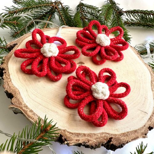Kwiaty na choinkę czerwone ręcznie robione ze sznurka boho ozdoby na choinkę czerwone ręcznie robione
