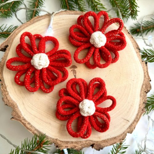 Kwiaty na choinkę czerwone ręcznie robione ze sznurka boho ozdoby na choinkę czerwone ręcznie robione