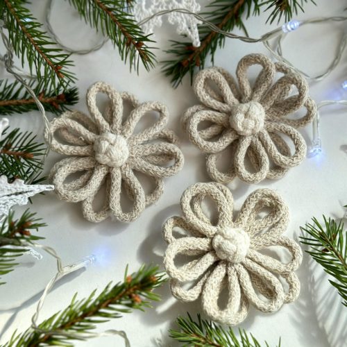 Kwiaty na choinkę złote ze sznurka ręcznie robione ozdoby na Boże Narodzenie ręcznie robione ozdoby złowe kwiaty