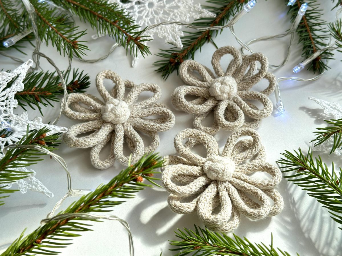 Kwiaty na choinkę złote ze sznurka ręcznie robione ozdoby na Boże Narodzenie ręcznie robione ozdoby złowe kwiaty