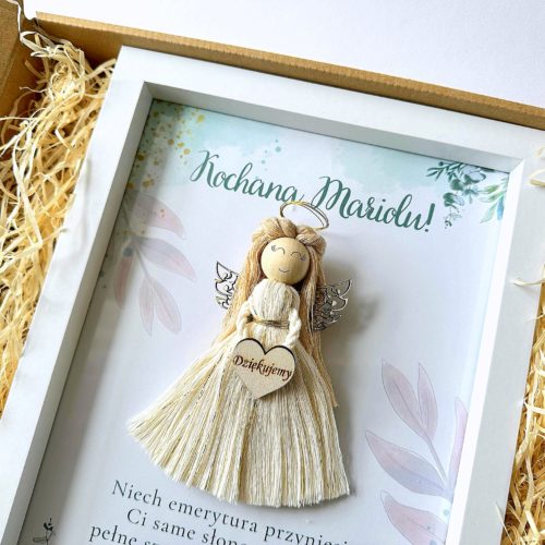 Prezent na emeryturę anioł w ramce rękodzieło, prezent na emeryturę dla koleżanki anioł makrama ramka z dedykacją personalizowany prezent upominek symboliczny