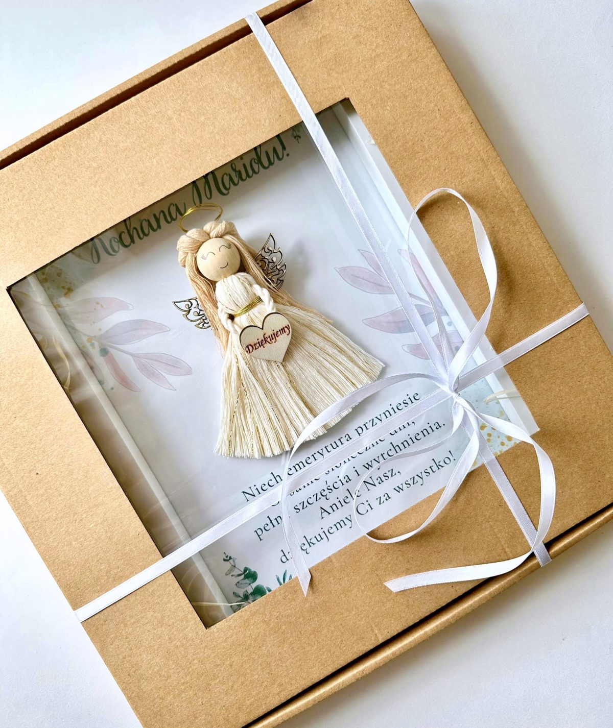 Prezent na emeryturę anioł w ramce rękodzieło, prezent na emeryturę dla koleżanki anioł makrama ramka z dedykacją personalizowany prezent upominek symboliczny