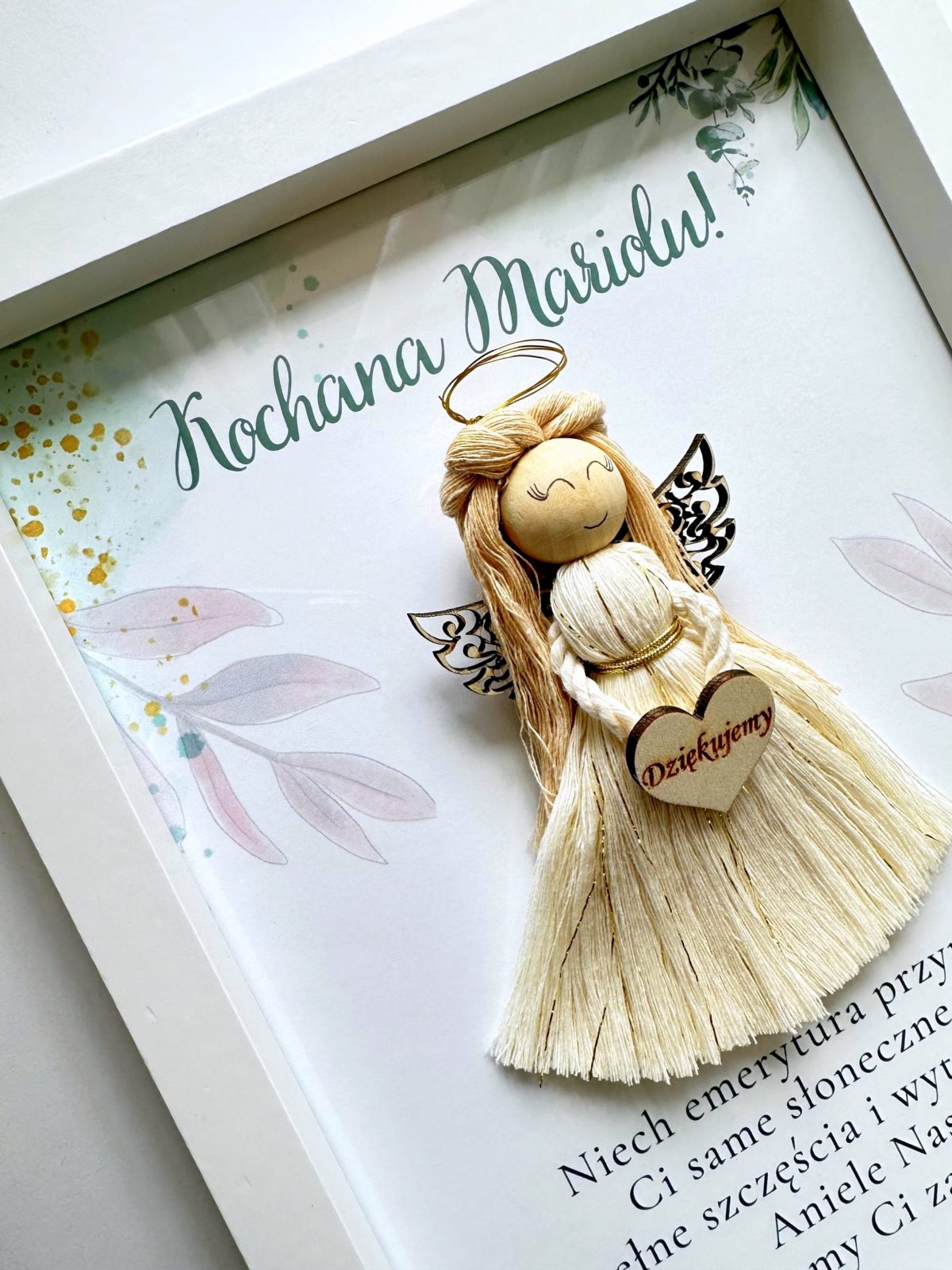 Prezent na emeryturę anioł w ramce rękodzieło, prezent na emeryturę dla koleżanki anioł makrama ramka z dedykacją personalizowany prezent upominek symboliczny