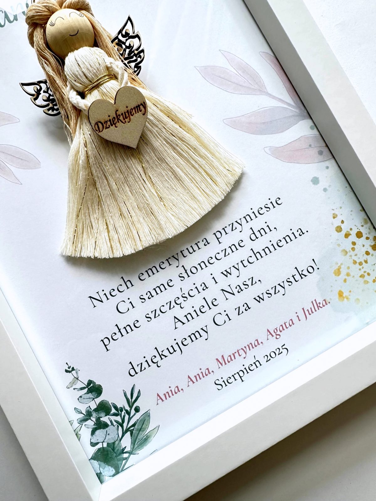 Prezent na emeryturę anioł w ramce rękodzieło, prezent na emeryturę dla koleżanki anioł makrama ramka z dedykacją personalizowany prezent upominek symboliczny