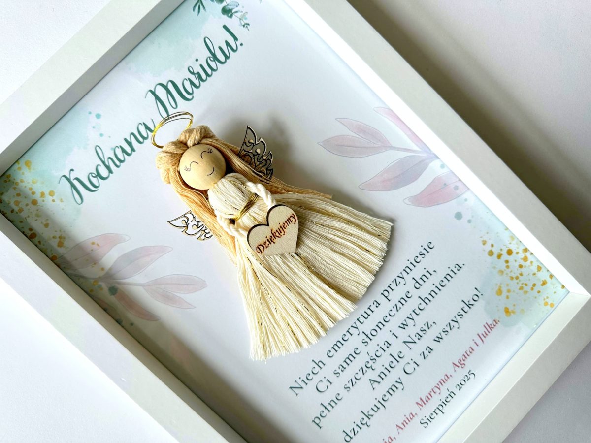 Prezent na emeryturę anioł w ramce rękodzieło, prezent na emeryturę dla koleżanki anioł makrama ramka z dedykacją personalizowany prezent upominek symboliczny