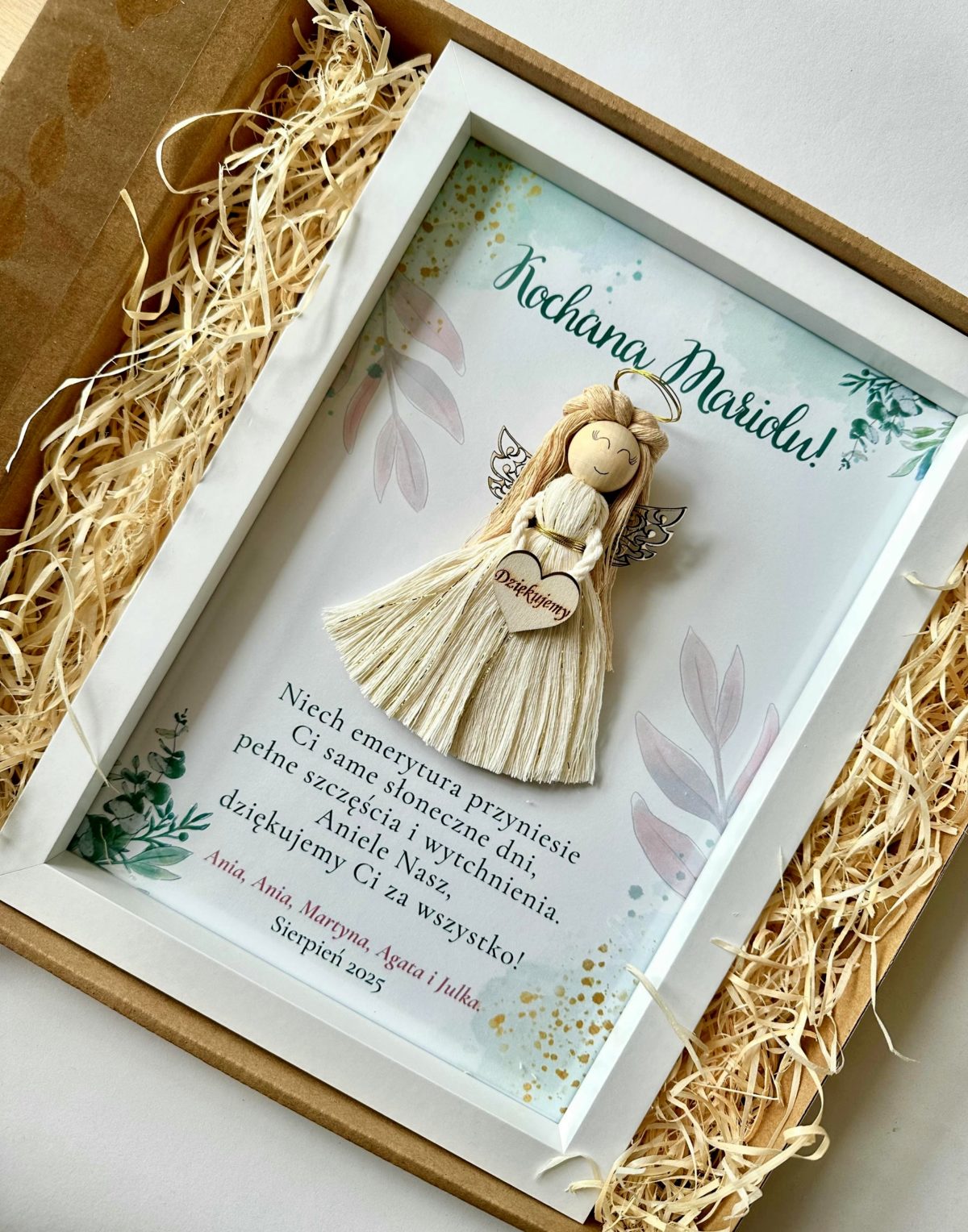 Prezent na emeryturę anioł w ramce rękodzieło, prezent na emeryturę dla koleżanki anioł makrama ramka z dedykacją personalizowany prezent upominek symboliczny