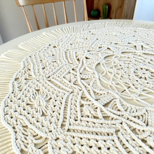 Serweta makrama kremowa okrągła na stół ręcznie pleciona rękodzieło polskie, serweta duża 87 cm na stoł nowoczesna z frędzlami