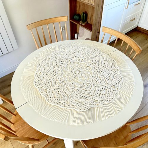 Serweta makrama kremowa okrągła na stół ręcznie pleciona rękodzieło polskie, serweta duża 87 cm na stoł nowoczesna z frędzlami