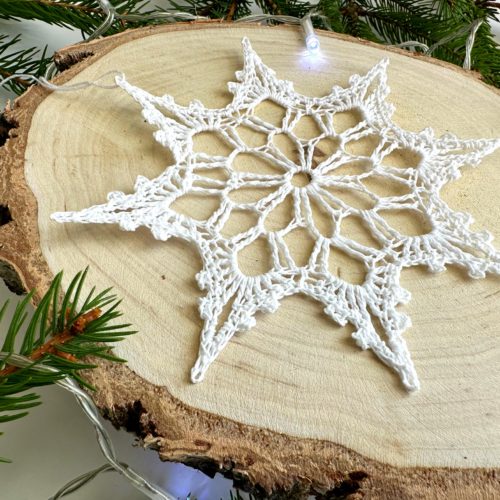 Sniezynka-na-szydelku-biala-z-kordonka-rozne-rozmiary-wielkosci-sniezynka-do-okna (9) Śnieżynka na szydełku biała z kordonka piękna sniezynka na chodzinkę na szydełku, śnieżynka do okna, ozdoby świateczne do okna na Boże narodzenie ozdoby na szydełku choinkowe śniezynki
