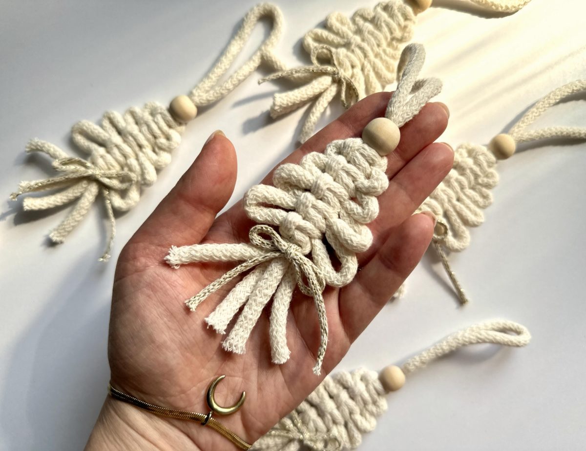 Choineczka makrama kremowa ecru ręcznie robione choinka makrama zero waste