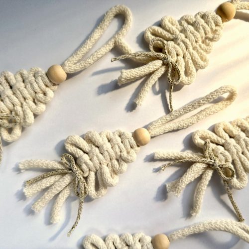 Choineczka makrama kremowa ecru ręcznie robione choinka makrama zero waste