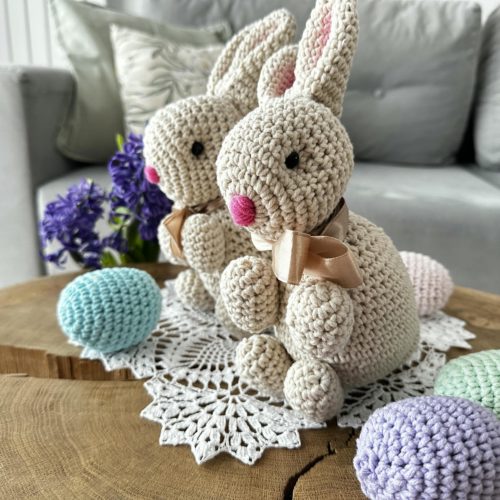 Zając wielkanocny na szydełku z włóczki do koszyka handmade zając beżowy rękodzieło na szydełku wielkanocne zajączek króliczek miękki