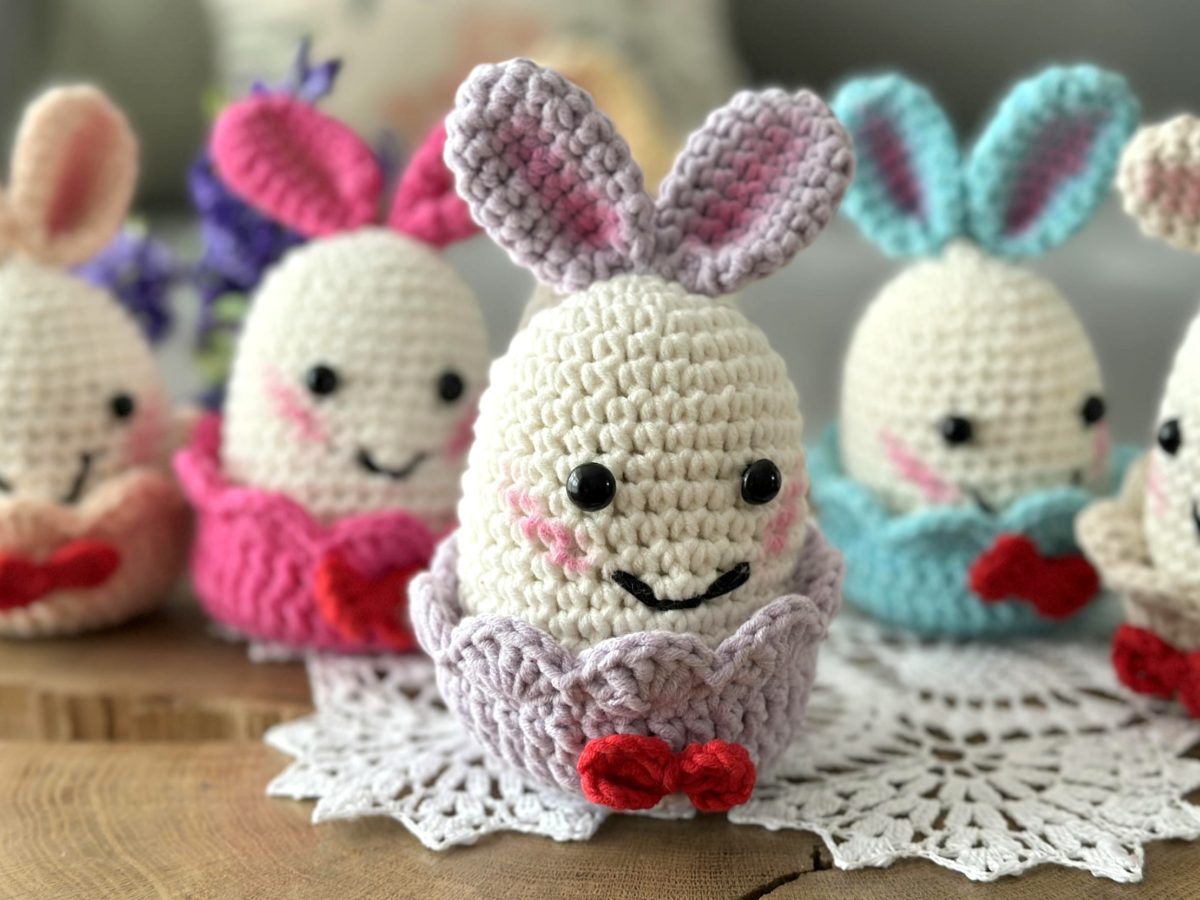 Zajączki wielkanocne na szydełku w koszyczkach kolorowe wielkanocne zające króliki dekoracje handmade wielkanoc 2026